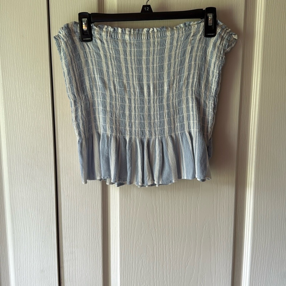 American Eagle Outfitters Blue and White Textured top